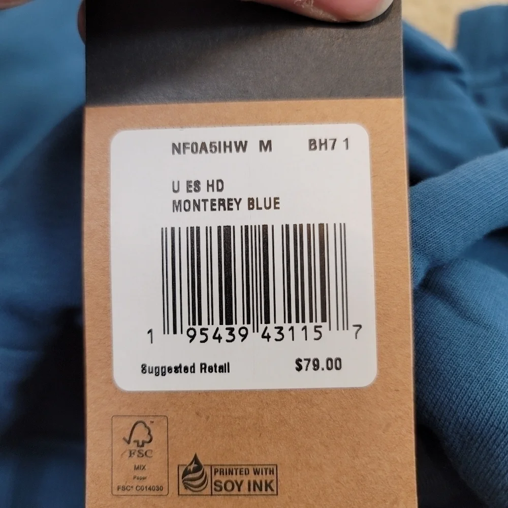 The North Face Essential Hoodie in Montery Blue, sz Medium